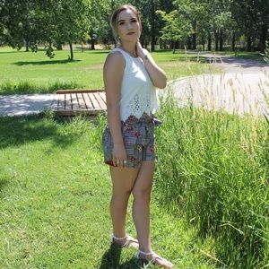 SALE‼️Perfect Plaid and rose summer shorts